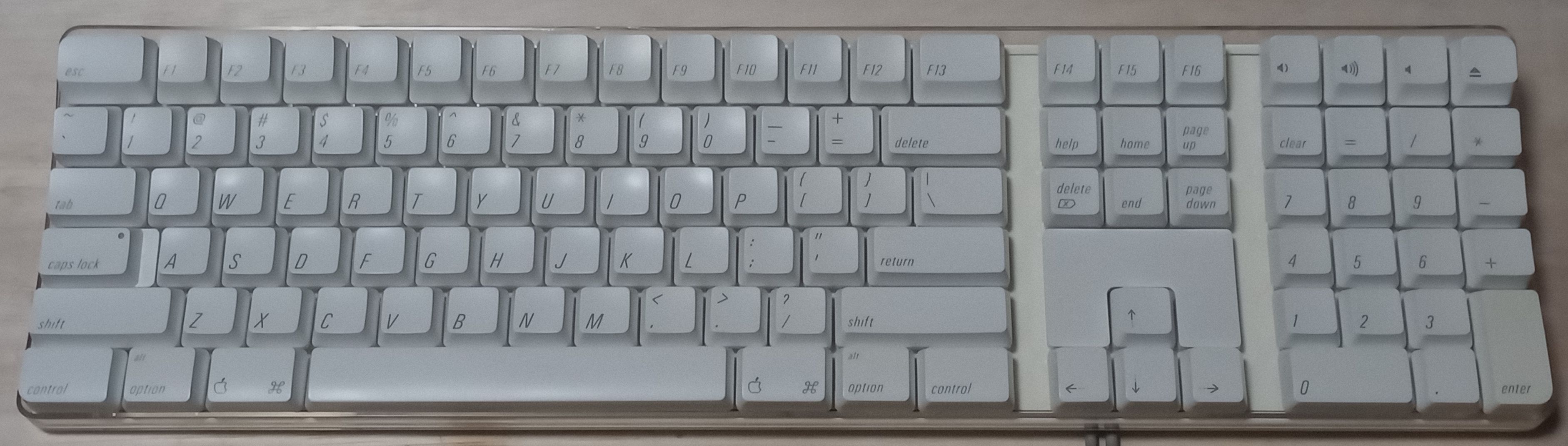 古の bluetooth Apple Wireless Keyboard A1016 をペアリングする