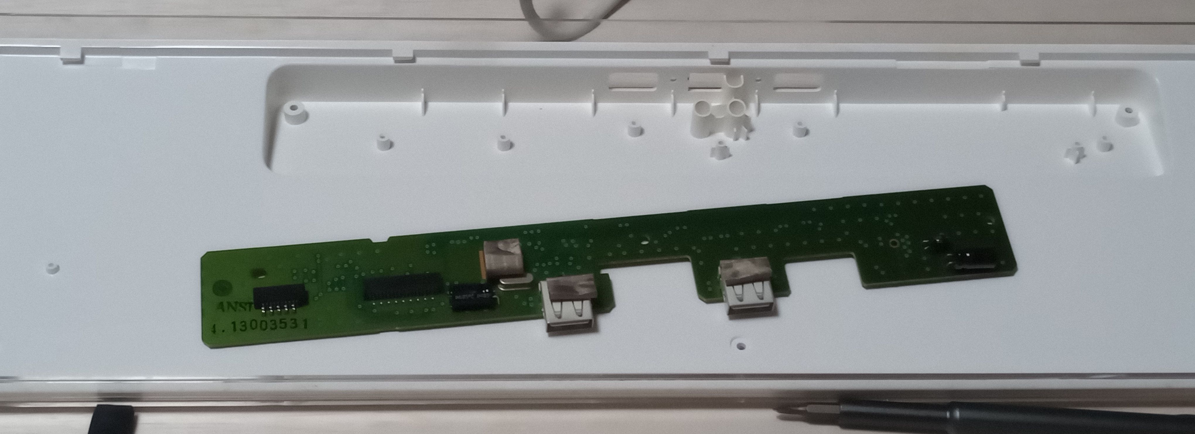Apple の古いキーボードをきれいにする 分解編 Part 2 | nyanmo main blog