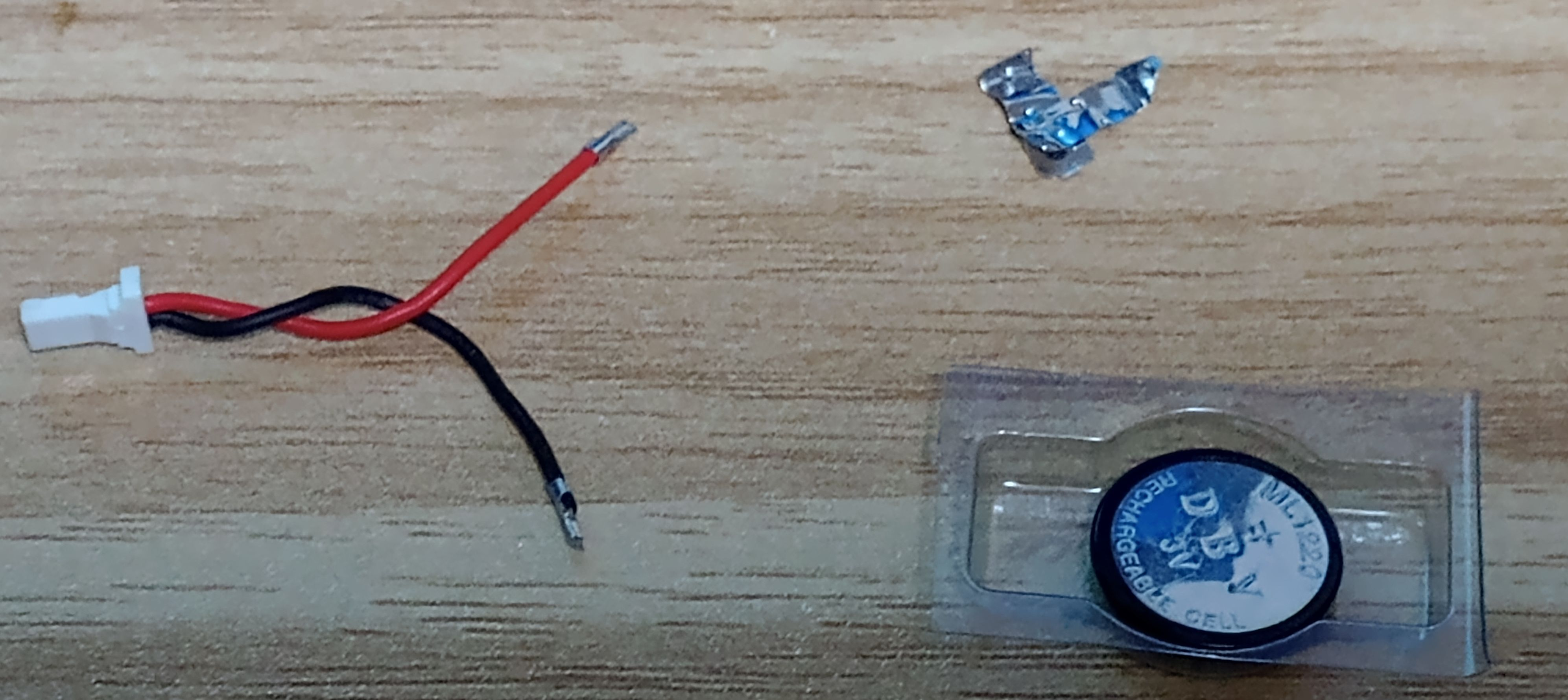 古い電池をバラした様子